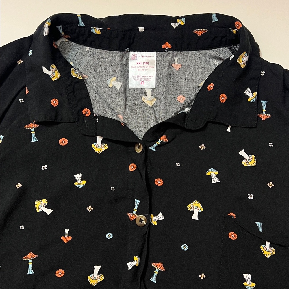 Black Mushroom button down short sleeve shirt women’s juniors XXL / 19 - Picture 2 of 11